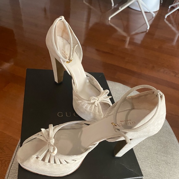 Gucci heels (new ivory) lightly worn - Picture 4 of 5